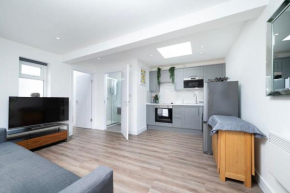 Cozy single level flat with parking